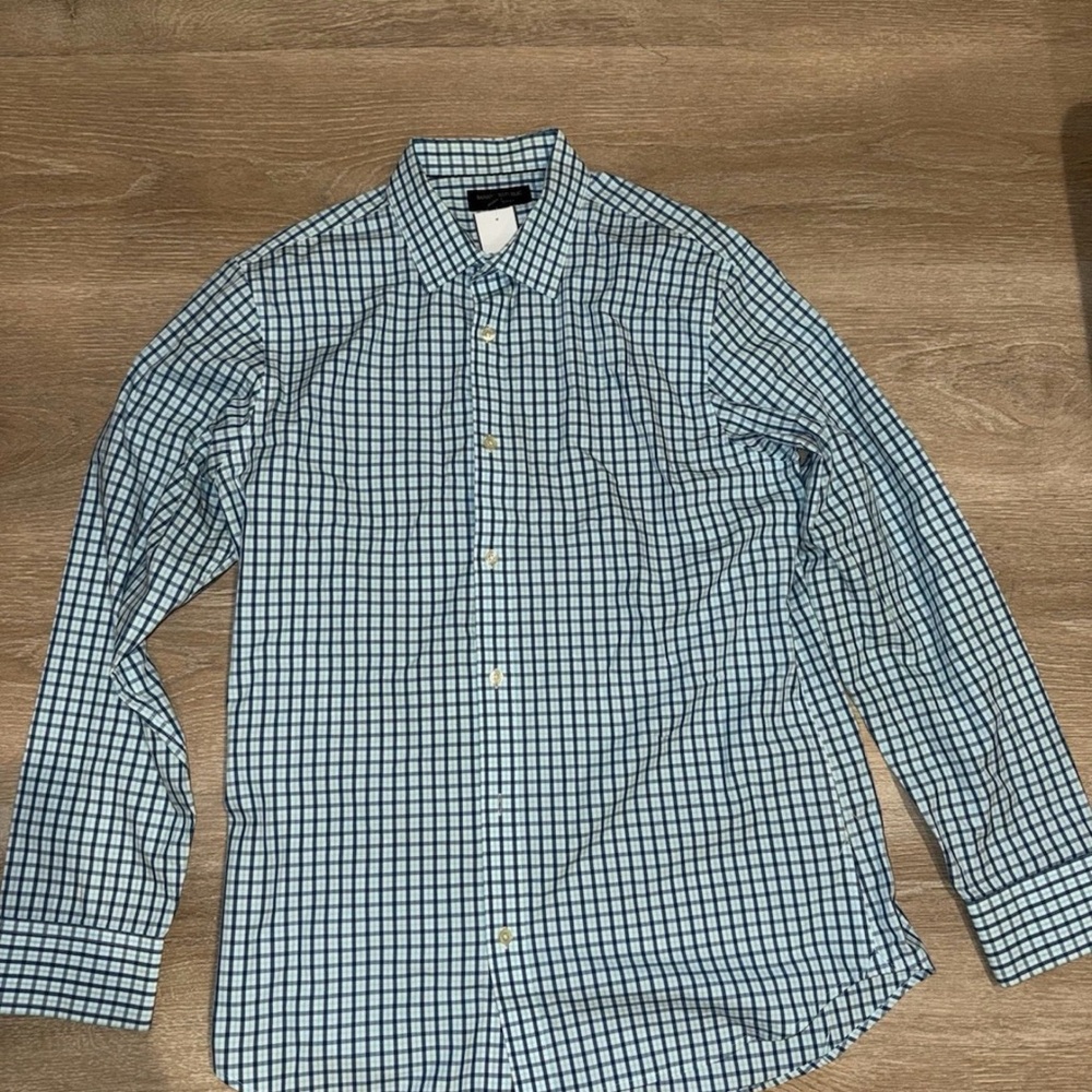 Banana Republic Men’s Light Blue Longs Sleeve Bottom Up Shirt ( Large)